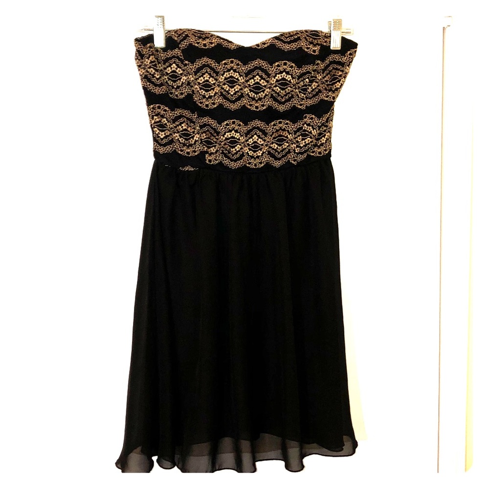 Adorable sweetheart neckline mini dress ๐๐ - Picture 1 of 6